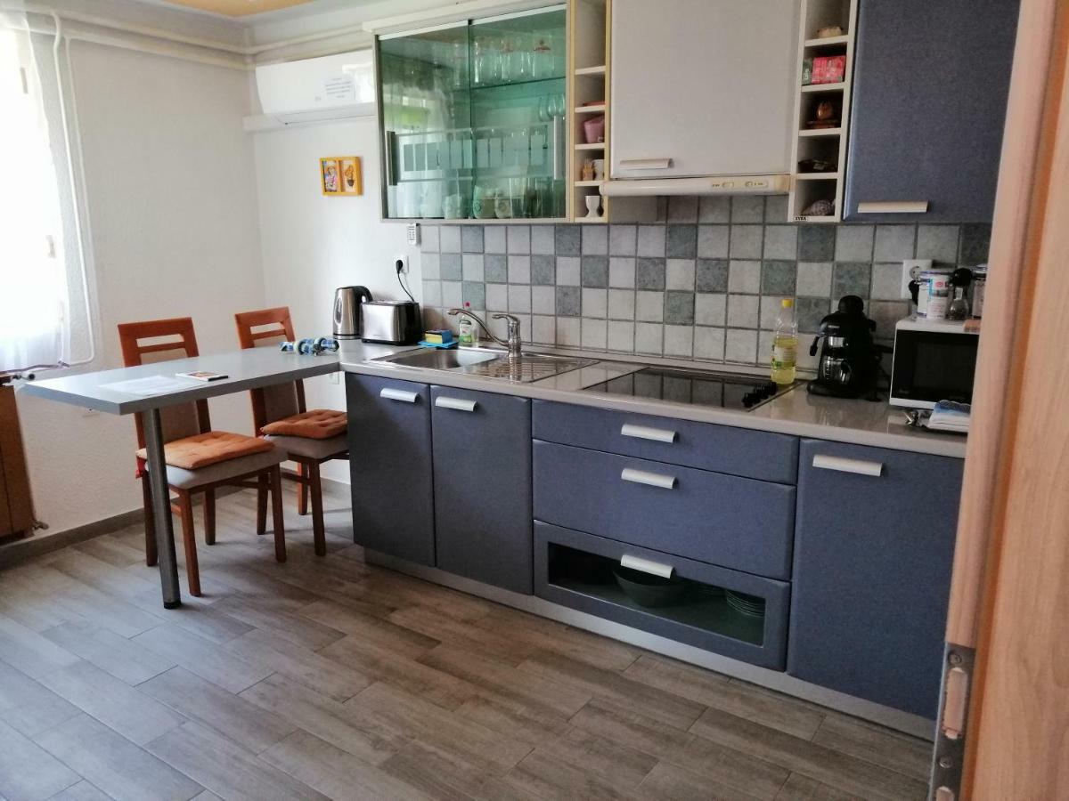 Apartmaji Iris *